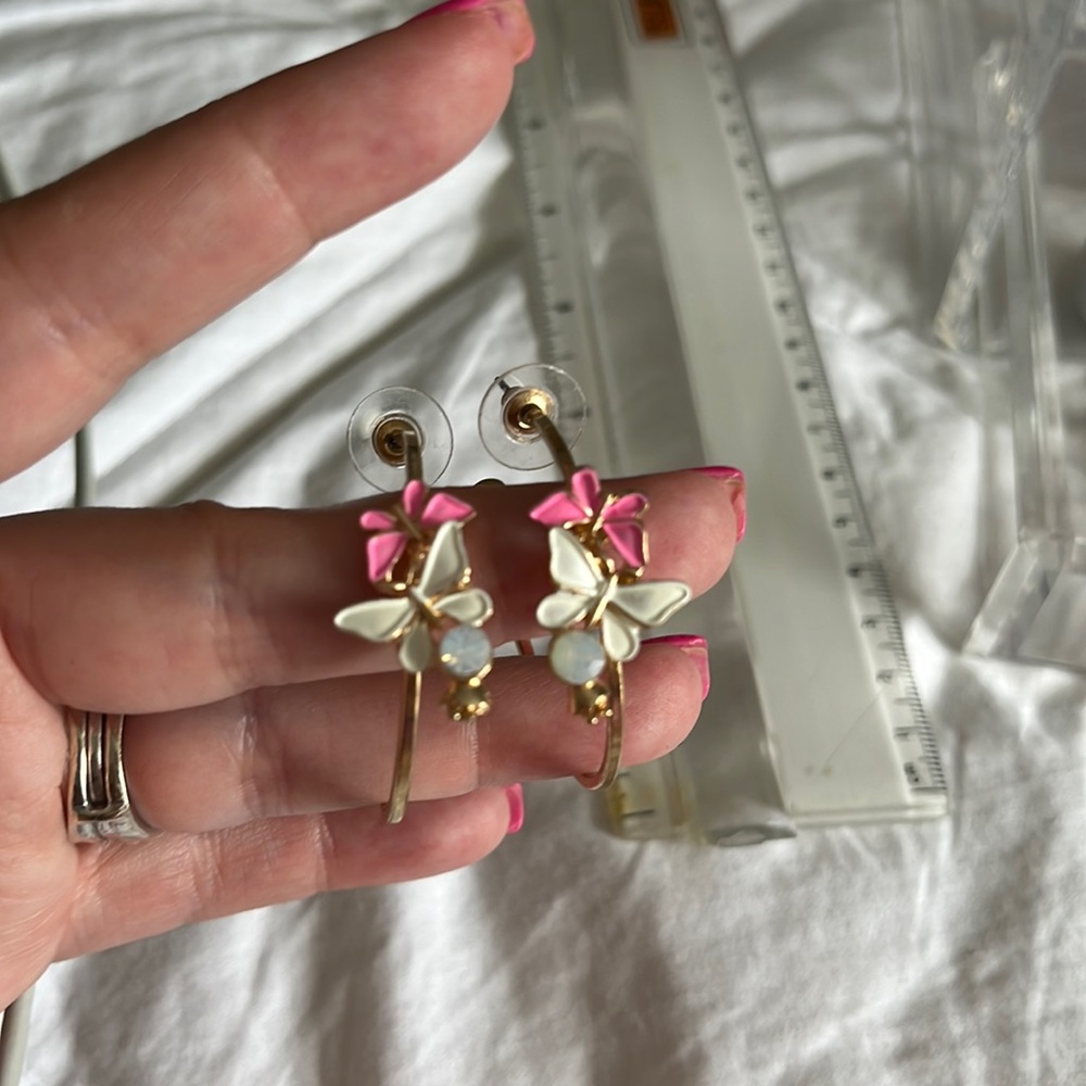 New without tags charming Charlie Butterly gold hoops